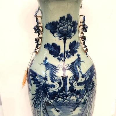 Lot #212 Large Blue/White Antique Chinese Vase - Qing Dynasty 1644-1911