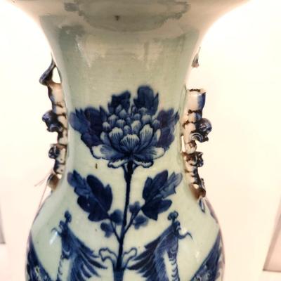 Lot #212 Large Blue/White Antique Chinese Vase - Qing Dynasty 1644-1911
