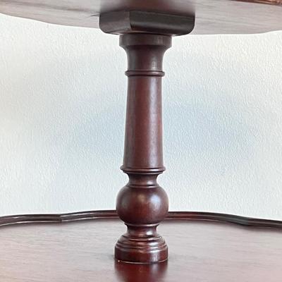 Vtg. Tiered Mahogany Pie Crust Accent Table ~ With Claw Feet