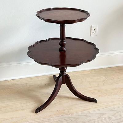 Vtg. Tiered Mahogany Pie Crust Accent Table ~ With Claw Feet