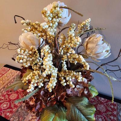 Green & Floral Table Decor (DR-JS)