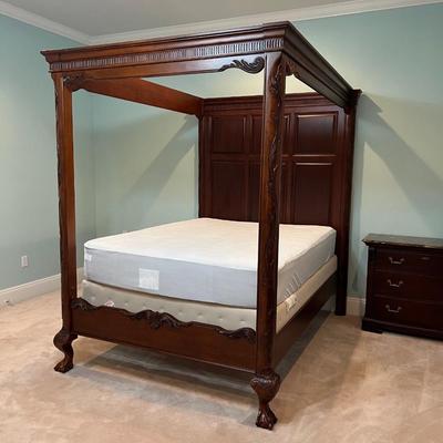Beautiful Mahogany Claw Foot Canopy Queen Bed ~ SEALY Mattress & Box Spring Included