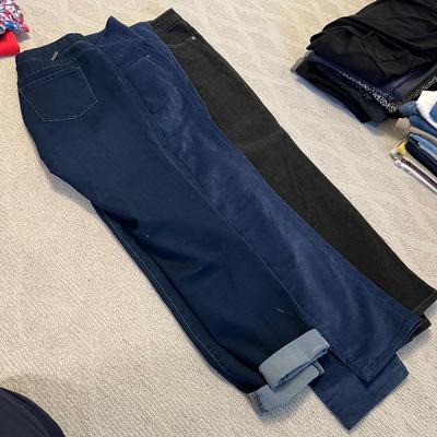 Slim-Sation, Tribal & More Capris Size M/L Plus Leggings (BR2-RG)