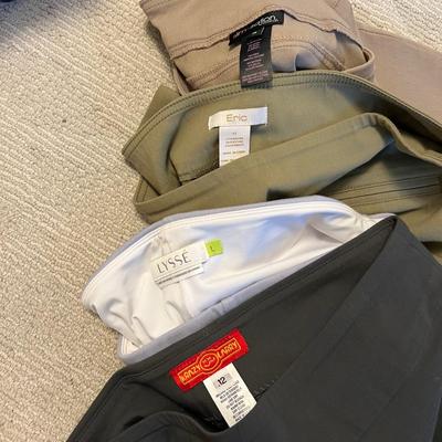 Slim-Sation, Tribal & More Capris Size M/L Plus Leggings (BR2-RG)