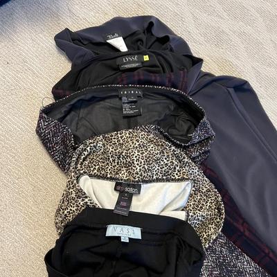 Slim-Sation, Tribal & More Capris Size M/L Plus Leggings (BR2-RG)