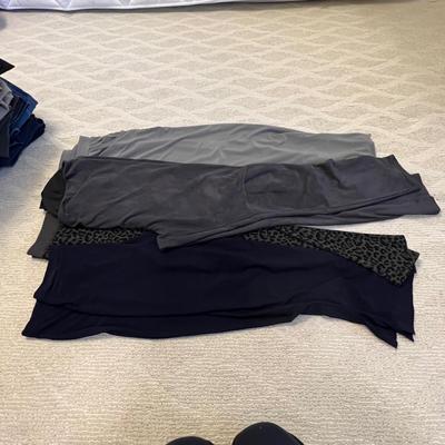 Slim-Sation, Tribal & More Capris Size M/L Plus Leggings (BR2-RG)