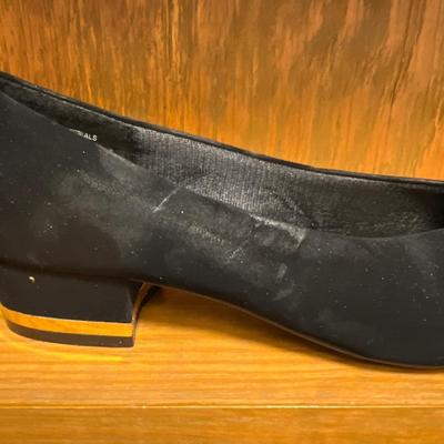 Aerosoles & More Low Plus High Heeled Pumps Size 8.5 (BR2-RG)