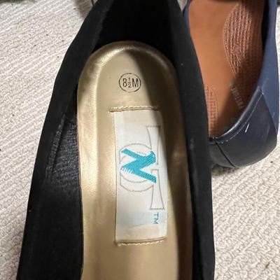 Aerosoles & More Low Plus High Heeled Pumps Size 8.5 (BR2-RG)