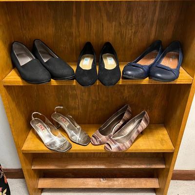 Aerosoles & More Low Plus High Heeled Pumps Size 8.5 (BR2-RG)