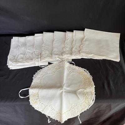 Holiday Linens (DR-MG)