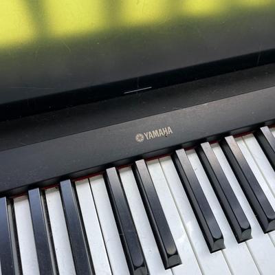 Yamaha Electric Keyboard