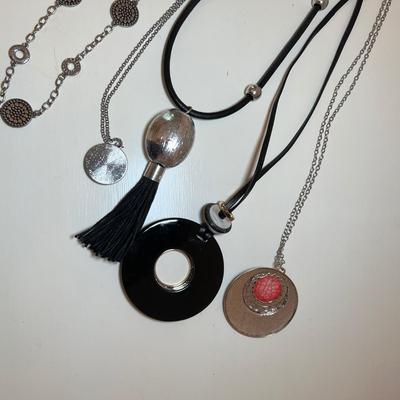 Chicoâ€™s & More 25+ Fashionable Statement Necklaces & More (BR2-RG)