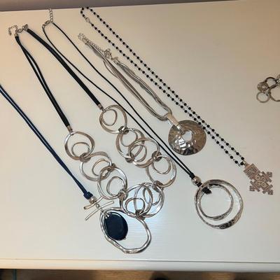 Chicoâ€™s & More 25+ Fashionable Statement Necklaces & More (BR2-RG)