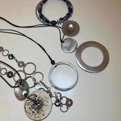 Chicoâ€™s & More 25+ Fashionable Statement Necklaces & More (BR2-RG)