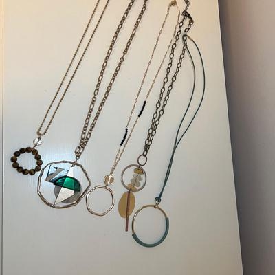 Chicoâ€™s & More 25+ Fashionable Statement Necklaces & More (BR2-RG)