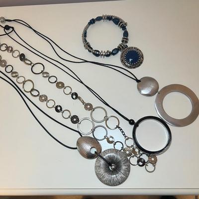 Chicoâ€™s & More 25+ Fashionable Statement Necklaces & More (BR2-RG)