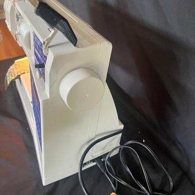 Husqvarna Viking 500 Computer Sewing Machine (SR-MG)