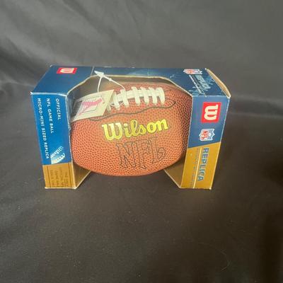 NC Gear incl. Johnny Unitas Signed Football (SR-MG)