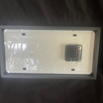 NC Gear incl. Johnny Unitas Signed Football (SR-MG)