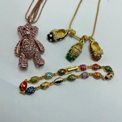 Joan Rivers, Charms and More (B4-SS)