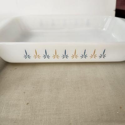 Mid century Anchor Hocking Fire king Oven ware