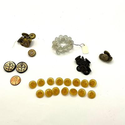 862 Antique Victorian , Folk Art , Glass Buttons