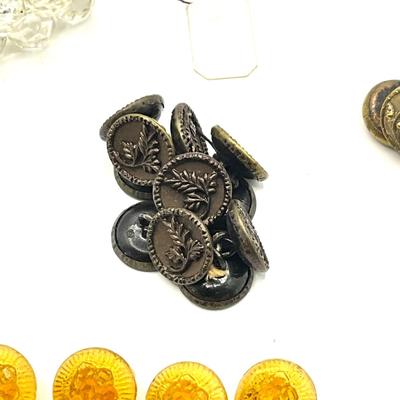 862 Antique Victorian , Folk Art , Glass Buttons