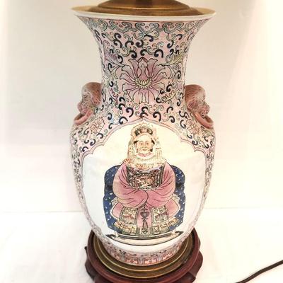 Lot #229  Vintage Decorative Asian Style Table Lamp
