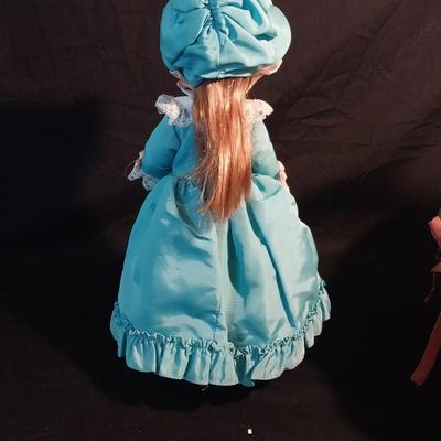 COLLECTABLE DOLLS AND MANY BODY PARTS TO MAKE MORE