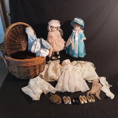 COLLECTABLE DOLLS AND MANY BODY PARTS TO MAKE MORE