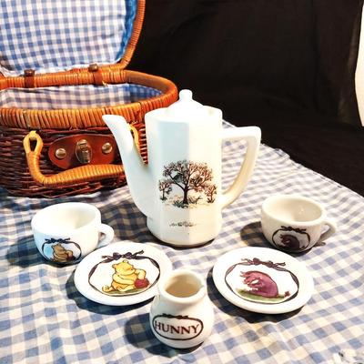 CHILDS PICNIC AND TEA SET