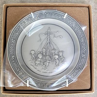 J.W. Angland 1983 Keepsake Maypole Plate