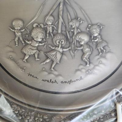J.W. Angland 1983 Keepsake Maypole Plate