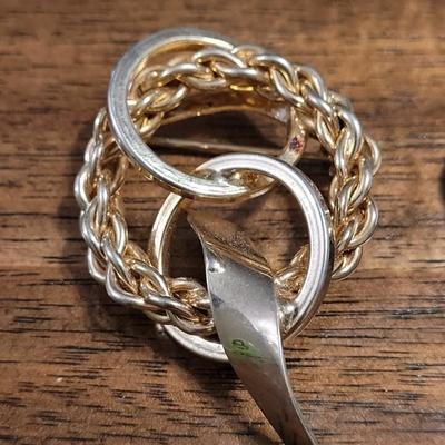 P: Brooch and Pendant lot