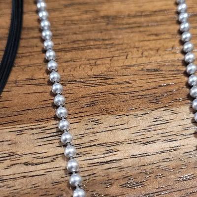 V: (3) Fashion Necklaces