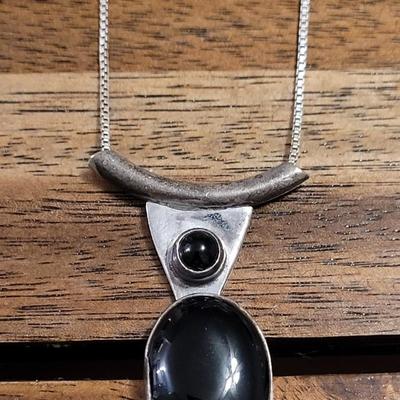 Qq: Black Onyx & Sterling Pendant and Sterling Italian Chain