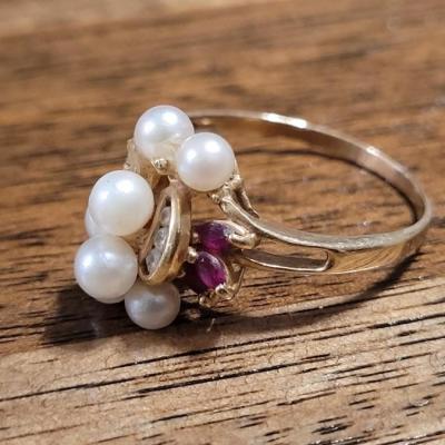 Vv: 10k Gold Ring