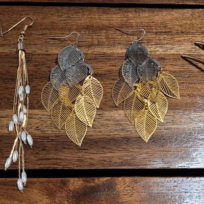 Fff: (3) Pairs of Earrings