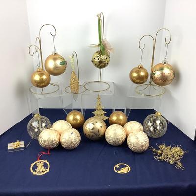 117 Gold Holiday Christmas Ornaments and Potpourri