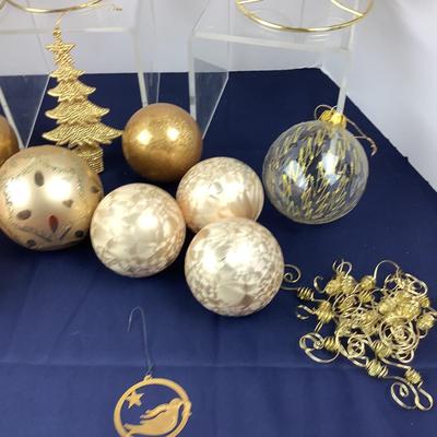 117 Gold Holiday Christmas Ornaments and Potpourri