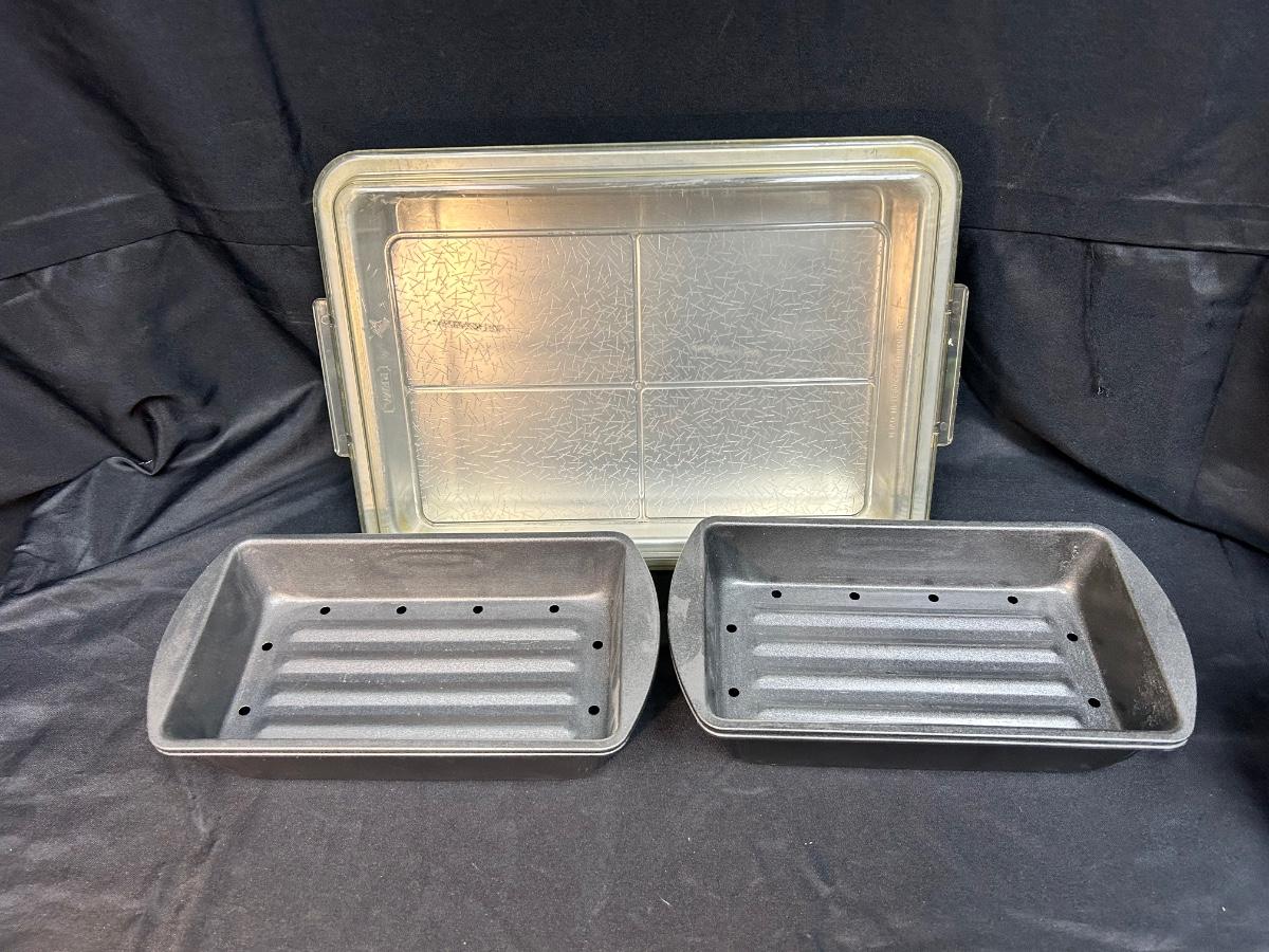 Vintage Insulated 13x9 Cake Pan with Lid and 2 Meatloaf/Bread Loaf