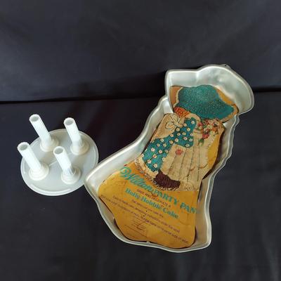 Vintage Wilton Cake Pans and More (K-BBL)