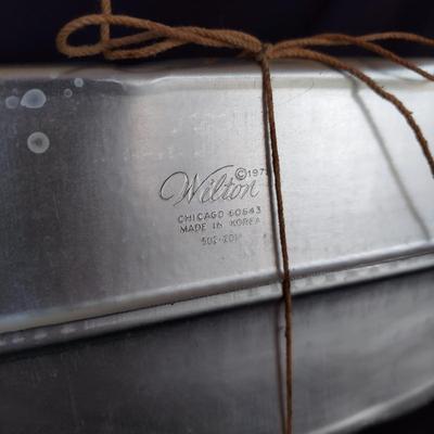 Vintage Wilton Cake Pans and More (K-BBL)