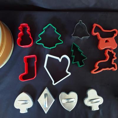 Vintage Wilton Cake Pans and More (K-BBL)