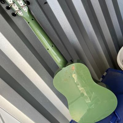 Kidâ€™s guitar