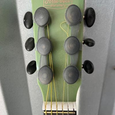 Kidâ€™s guitar