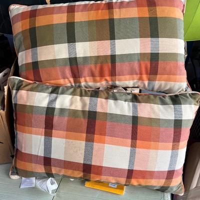 2 fall decorative accent throw pillows
