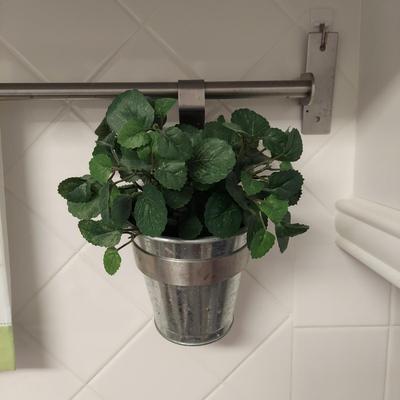 Decorative Plant Hanger  (K-BBL)
