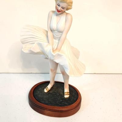 Lot #248  Limited Edition Marilyn Monroe Figurine - 7 Year itch