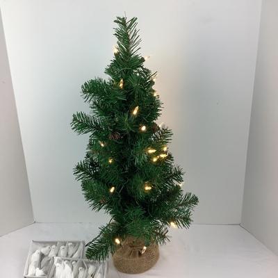 149 Christmas Tree with Lights & New Ornaments